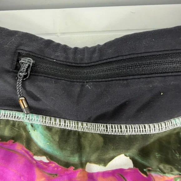 Lululemon Hotty Hot Shorts Multi Color Abstract Print Black Waist Zip Women Size - Picture 3 of 5